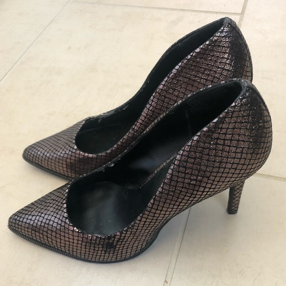 Call it Spring Heels - Picture 4 of 9